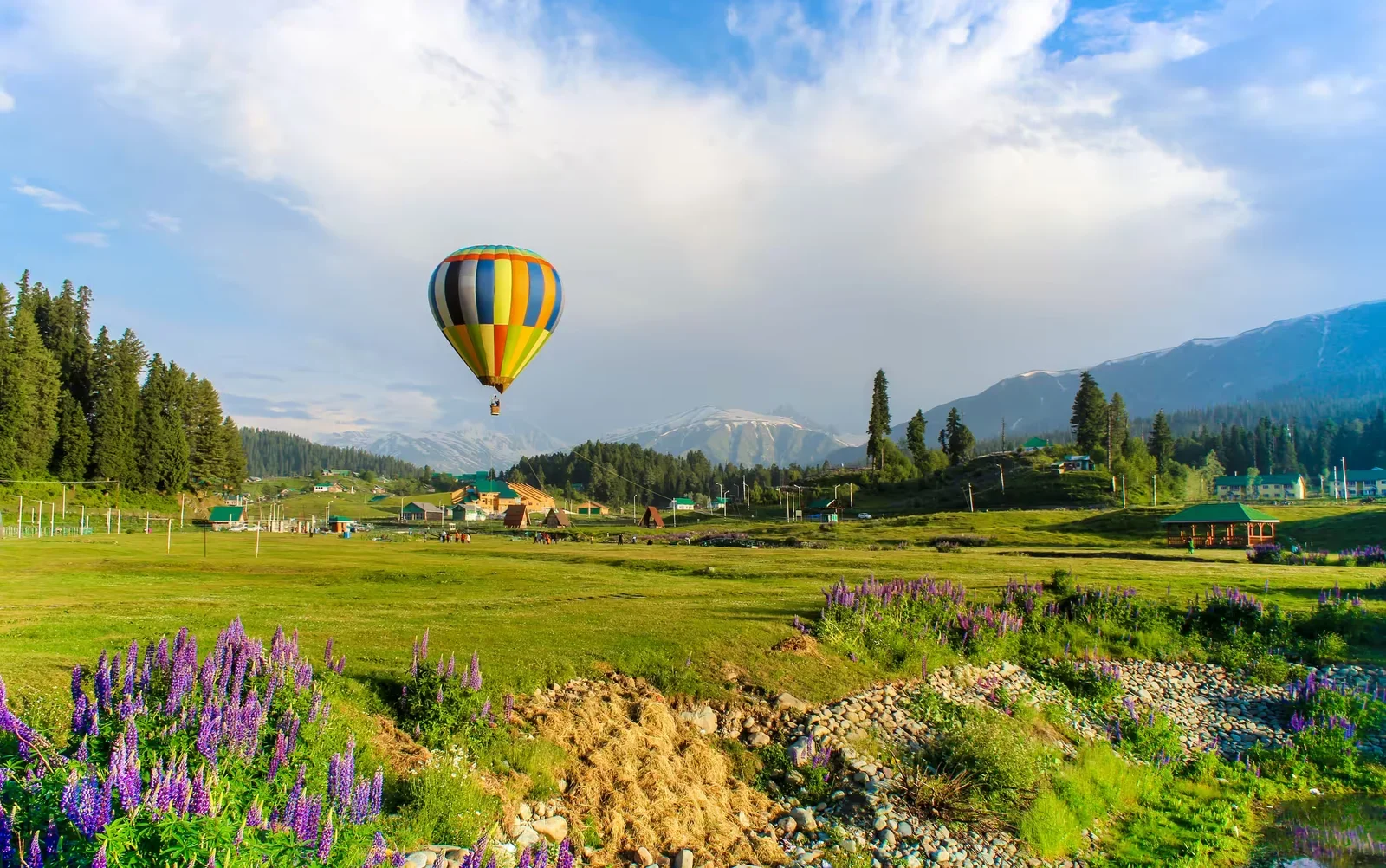 Trails of Kashmir | Shikara Rides, Glaciers & Meadows